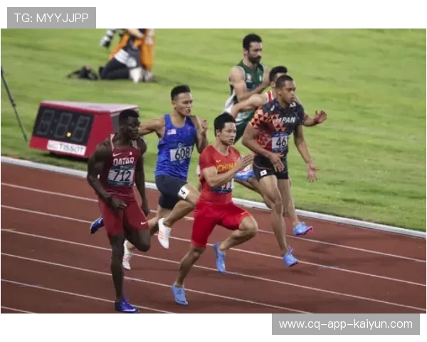 中国大奖赛冲刺赛：诺里斯最后时刻超越皮亚斯特里获胜